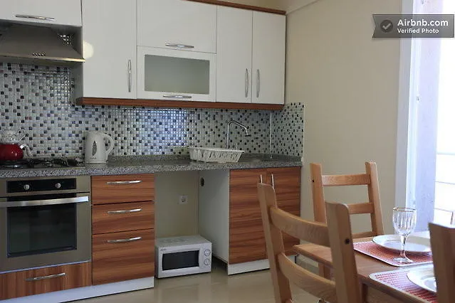 Deluxe Three-Bedroom Apartment Sea View